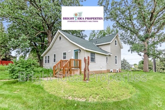 Building Photo - 2755 Woodbury Dr