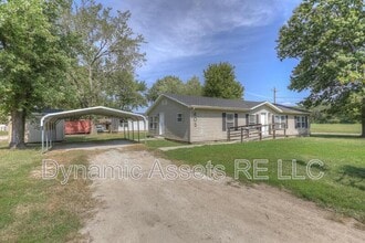 Building Photo - 405 Falletti St