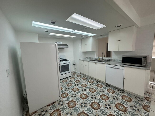 Building Photo - 9308 N Military Trl