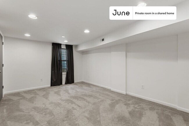 Foto del edificio - Room in Shared 5 bed/3 bath home