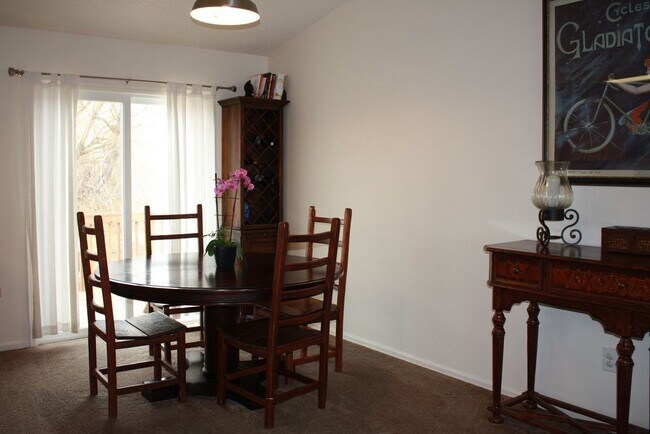 Foto del edificio - 523 W Hackberry St