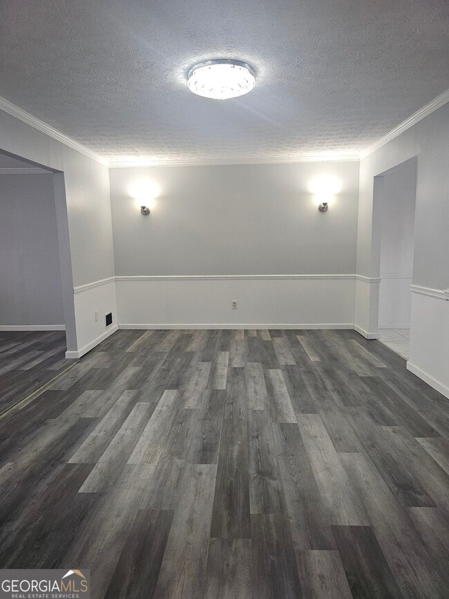 Building Photo - 480 Paul St