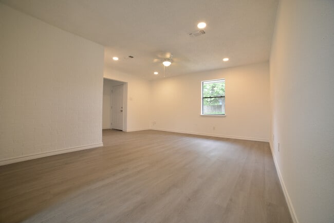 Foto del edificio - 701 E Morton St