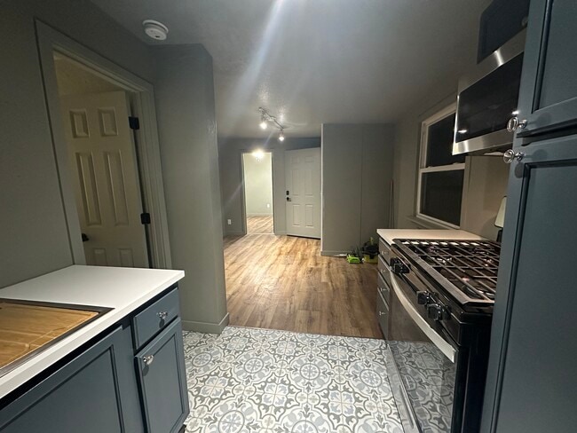 Foto del edificio - 1313 Edgar Ave