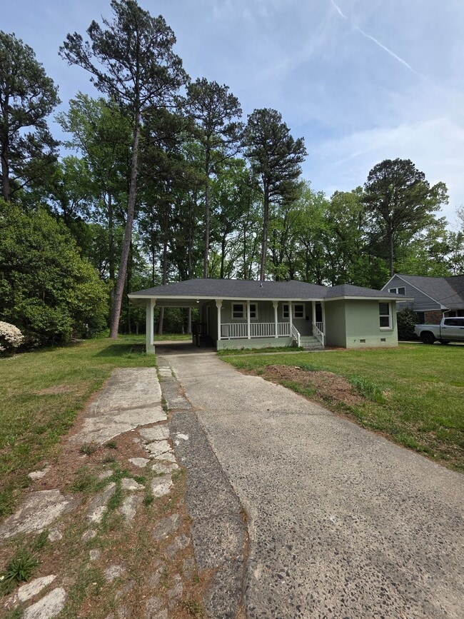 Building Photo - 1311 Shannonhouse Dr