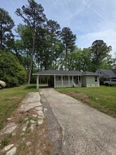 Building Photo - 1311 Shannonhouse Dr