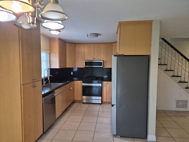 Building Photo - Cul-De-Sac Gem with Rare Oversized Yard