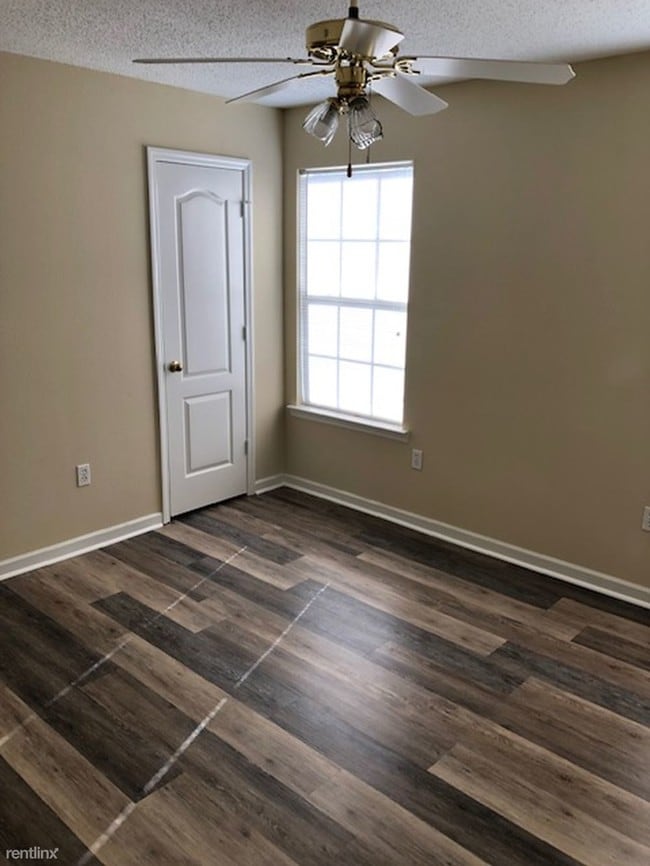 Building Photo - 2 br, 2 bath Condo - 929 Greystone Dr