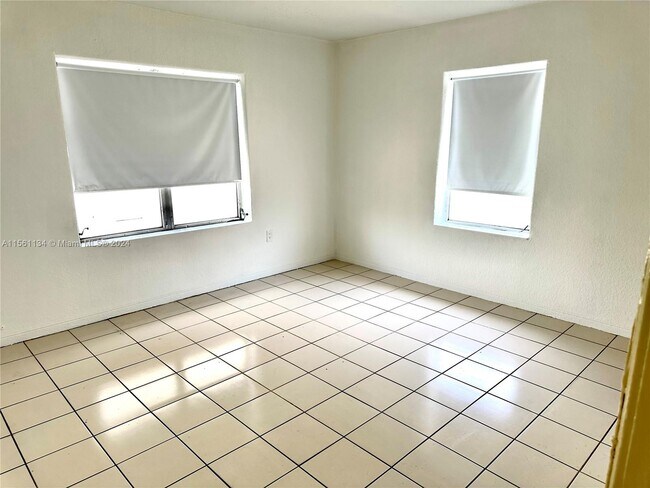 Foto del edificio - 3034 SW 7th St