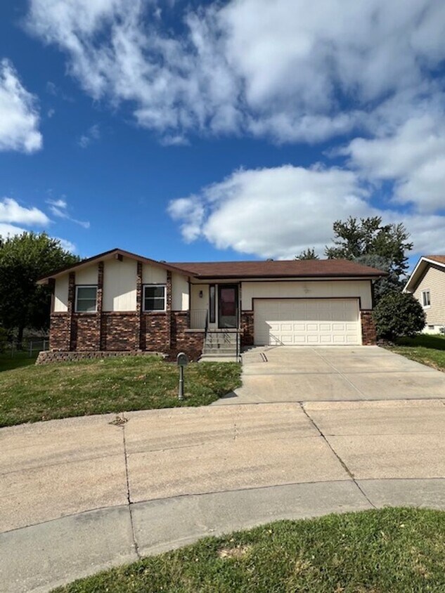 Foto principal - Spacious 4 Bedroom In Eldorado!!