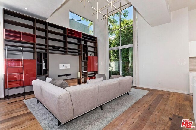 Foto del edificio - 614 Westmount Dr