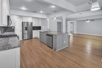 Building Photo - 2933 S Hills Ave