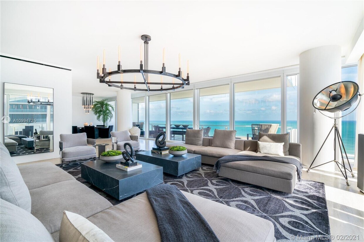 Foto principal - 9001 Collins Ave