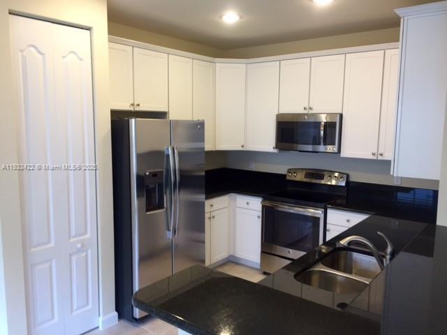 Building Photo - 8449 Blue Cove Way