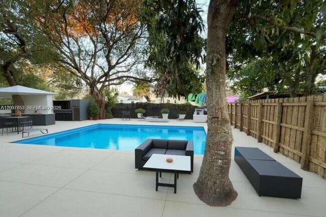 Foto del edificio - 854 NW 76th St