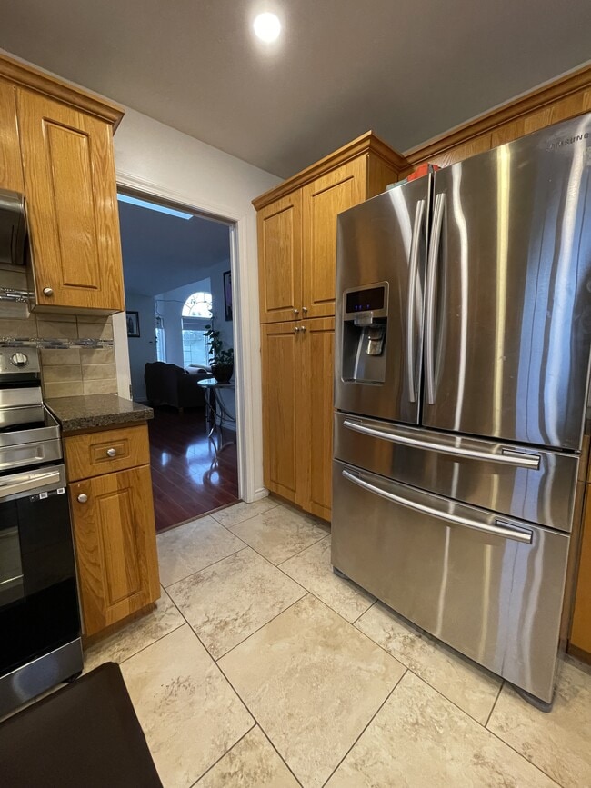 Building Photo - 11797-11231 231 St