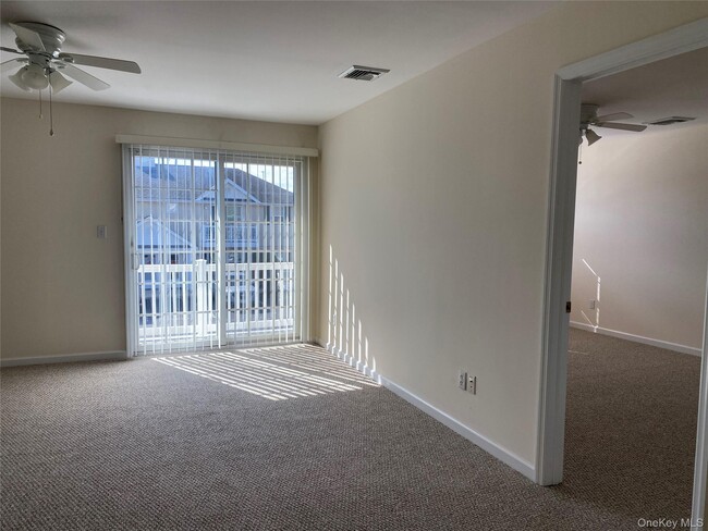 Building Photo - 7 Dominick Ct