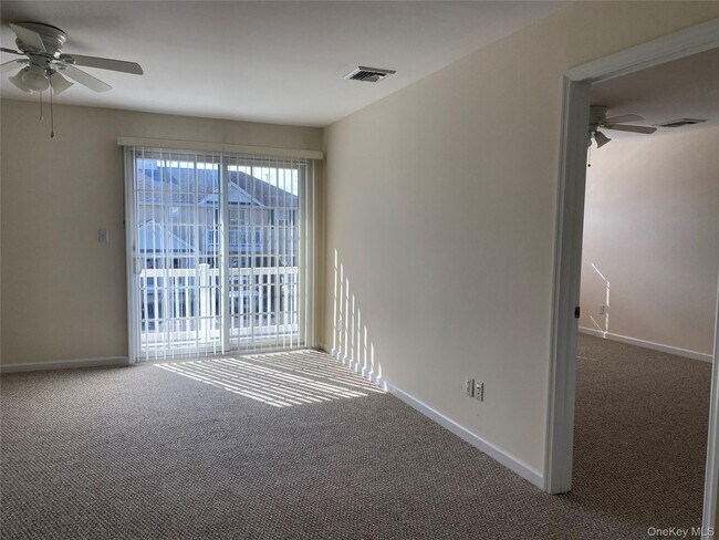 Foto del edificio - 7 Dominick Ct