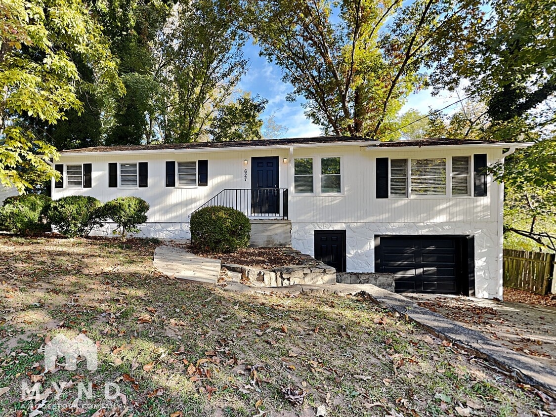 Primary Photo - 627 Rountree Rd