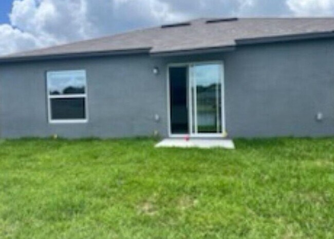 Foto del edificio - ****PRICE REDUCTION****    Ready for immed...