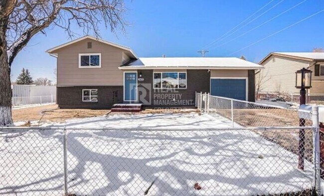 Building Photo - 2458 Sonoma Dr