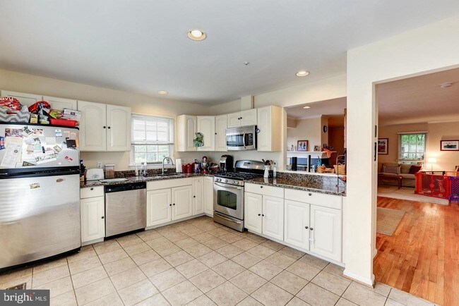 Foto del edificio - 208 Ridgepoint Pl