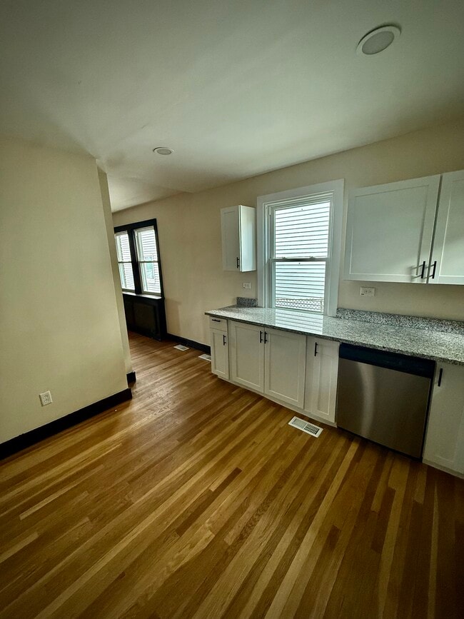 Kitchen - 2024 Perrysville Ave