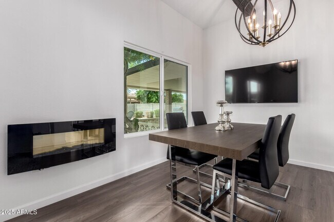 Foto del edificio - 10313 W Brookside Dr