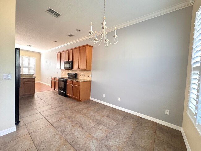 Building Photo - 3 Bedroom, 2.5 Bath Townhome in Oviedo!