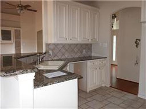 Building Photo - 3002 Pine Chase Dr