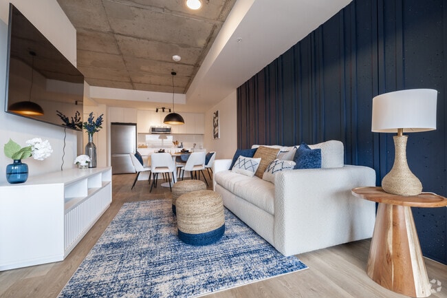 2 chambres, 2 salles de bain - 879 pi2 - Salon - Carlton West