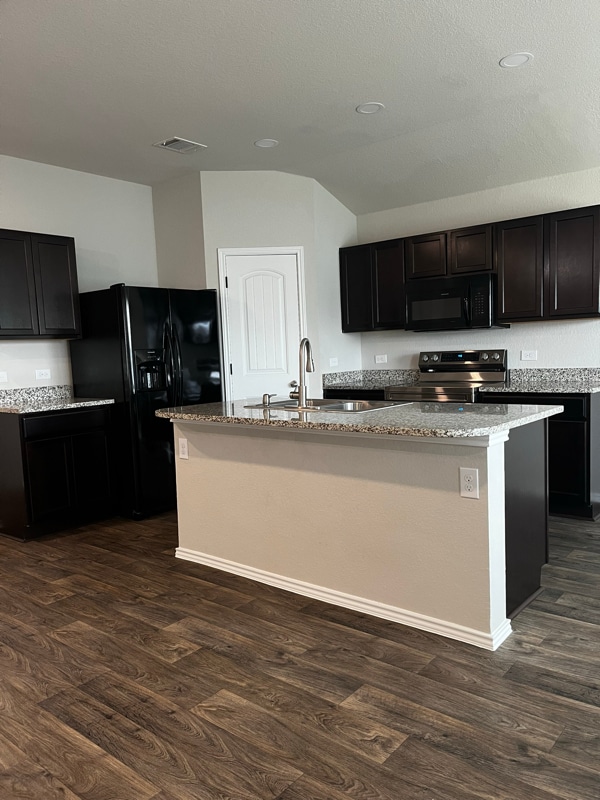 Building Photo - 5725 Shanjia Dr