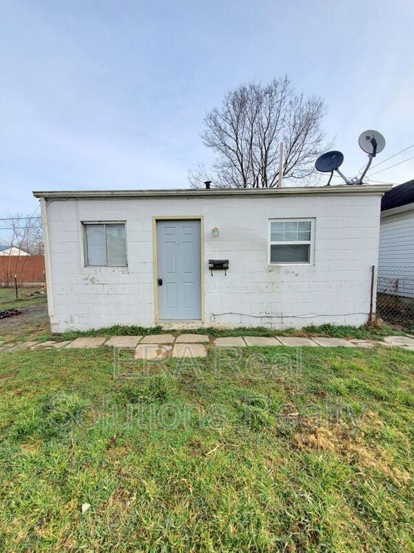 358 Logan St Unit 358 R, Circleville, OH 43113 Condo for Rent in