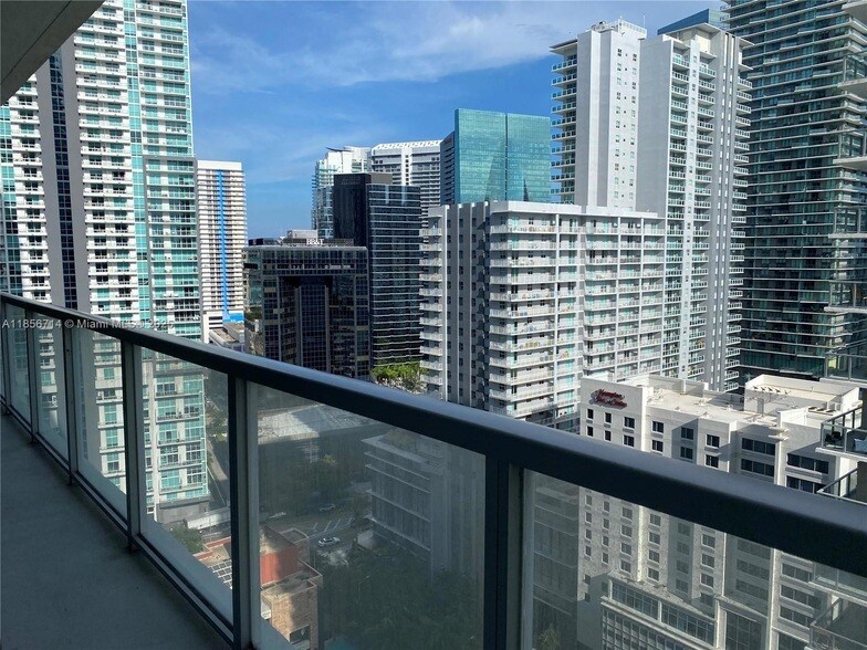 Foto principal - 1111 SW 1st Ave