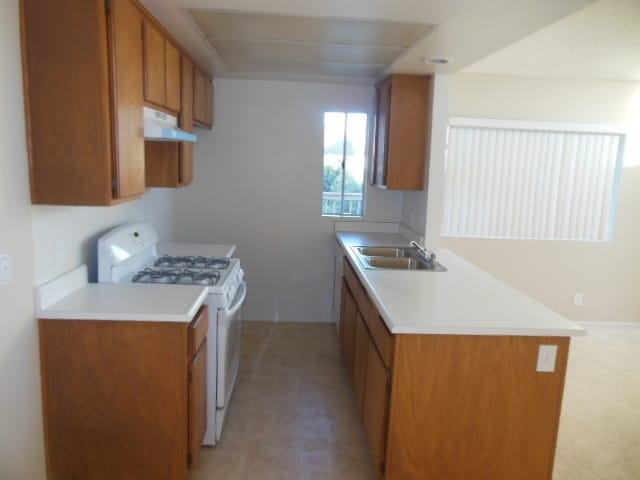 Building Photo - Greenbrier: Upper Level 2 Bedroom 2 Bath C...