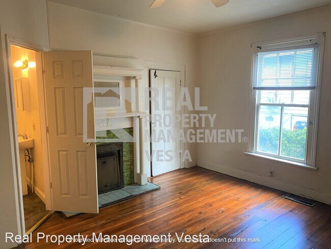 Building Photo - 3 br, 2 bath House - 1371 Ross Street
