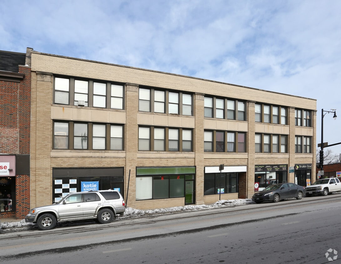 Building Photo - 3200-3208 W Lawrence Ave