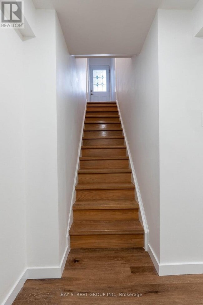 Building Photo - 2662 Kinnerton Crescent