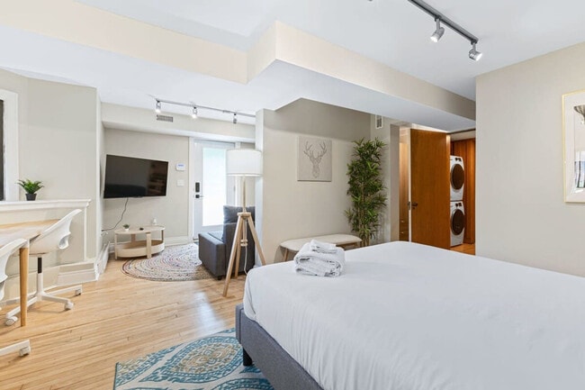 Photo du bâtiment - 1725 Av. Cedar