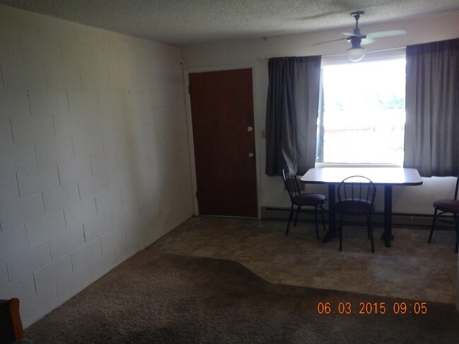 Building Photo - 1120 Grand Dr