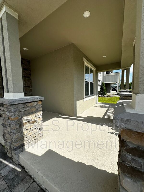 Building Photo - 9220 Sea Pne Ave