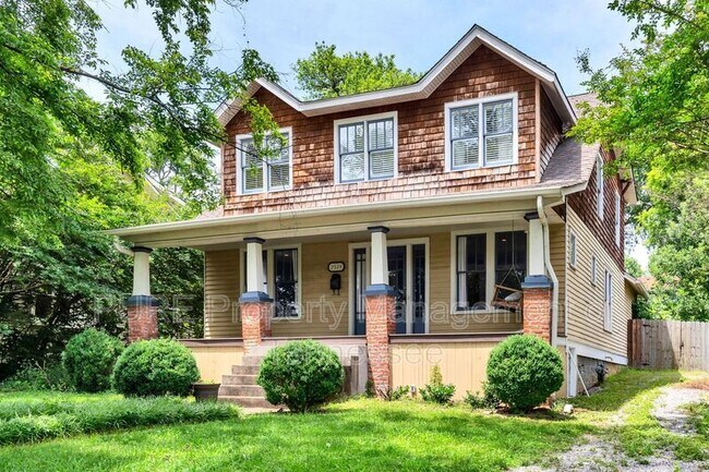 Foto del edificio - 2524 Blair Blvd