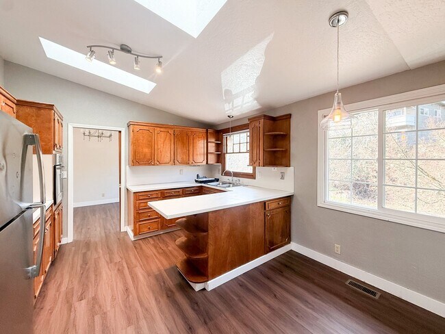 Foto del edificio - 970 Cascade Dr NW