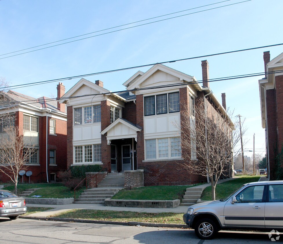 Primary Photo - 52-58 Winner Ave