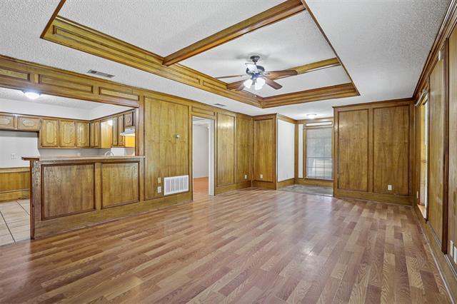 Foto del edificio - 219 E Pritchard Ln