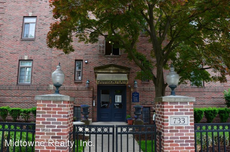Primary Photo - 733 W Wayne St