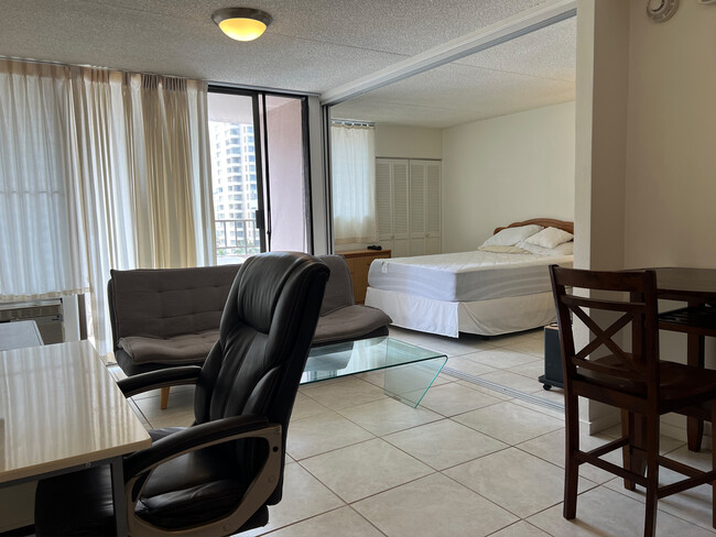 Foto del edificio - 2240 Kuhio Ave