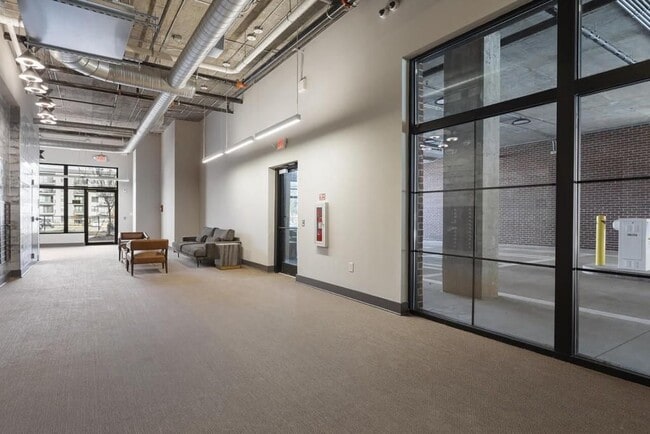Foto del edificio - 112 Rogers St NE