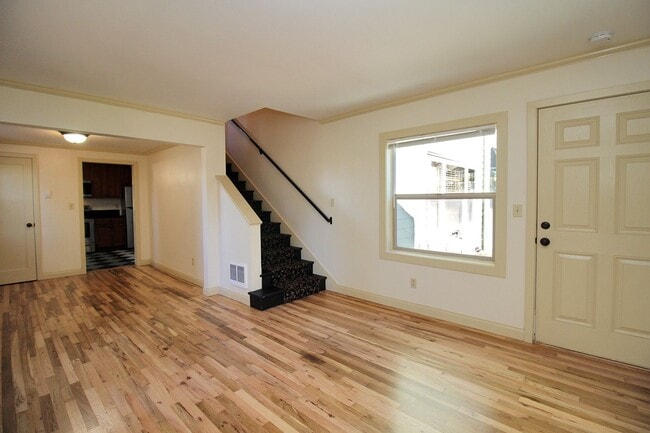 Foto del edificio - 2 Bedroom Townhome-Style Creston-Kenilwort...