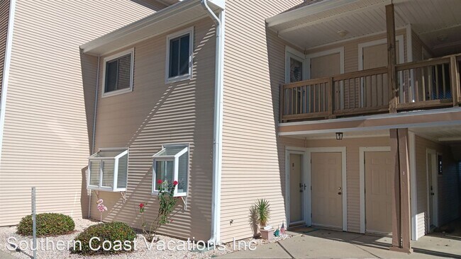 Building Photo - 3 br, 2 bath House - 1025 Plantation Drive...